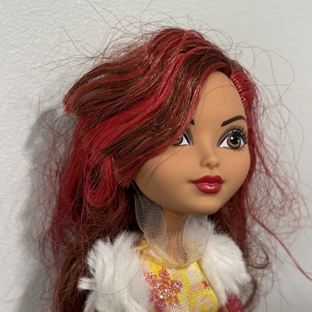 Ever After High Epic Winter Rosabella Beauty Doll - Picture 2 of 8